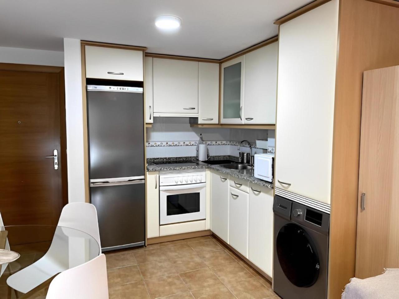Fisterra. Primera Linea Playa Langosteira Apartment *